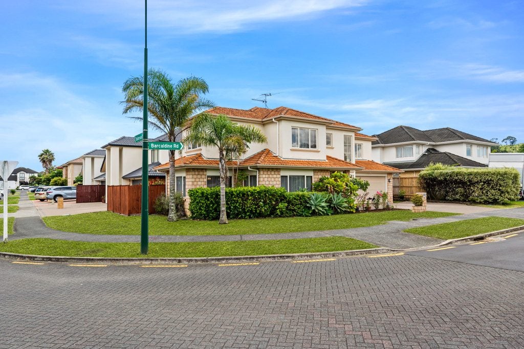 11 Barcaldine Road, Flat Bush, Auckland - Carousel 2