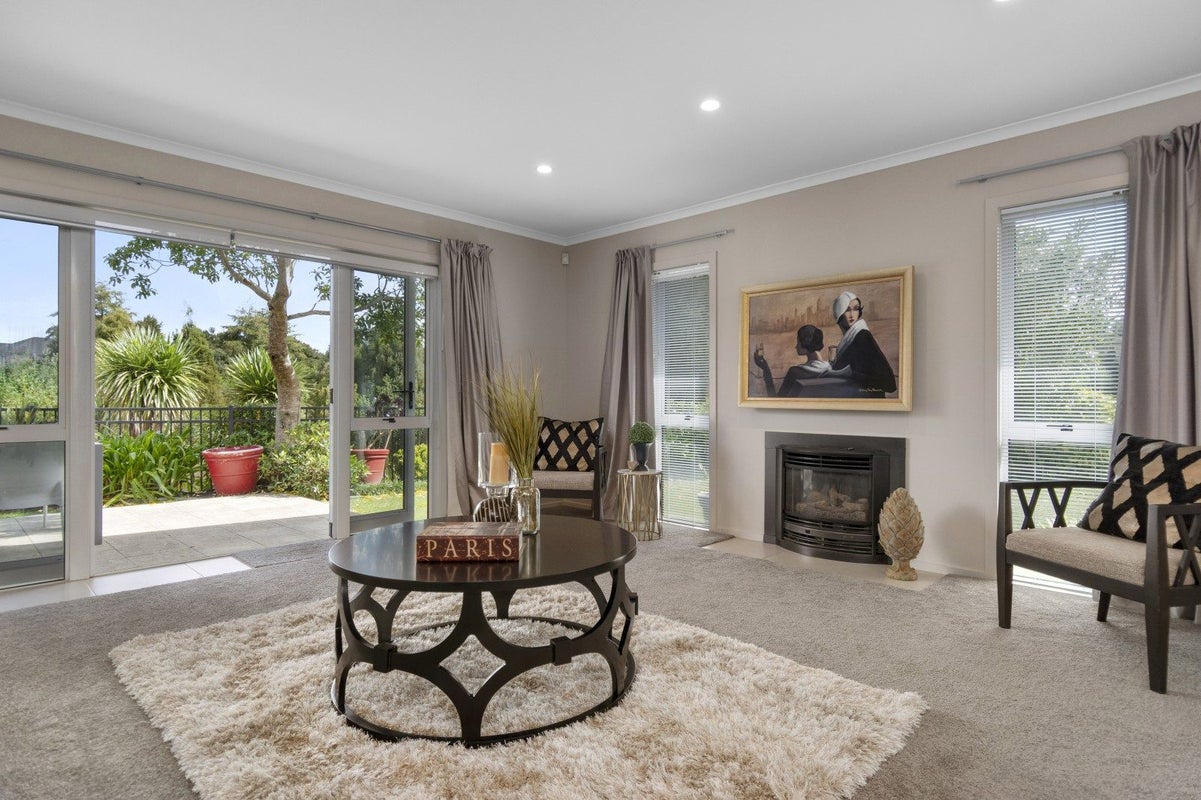 19 Bridgewater Way, Pyes Pa, Tauranga - Carousel 1