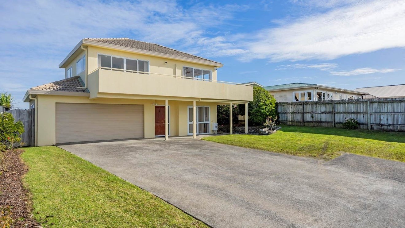 90 Sunset Road, Unsworth Heights, Auckland - Carousel 1