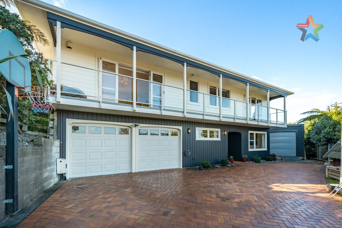 26 Sunshine Crescent, Kelson, Lower Hutt - Carousel 1