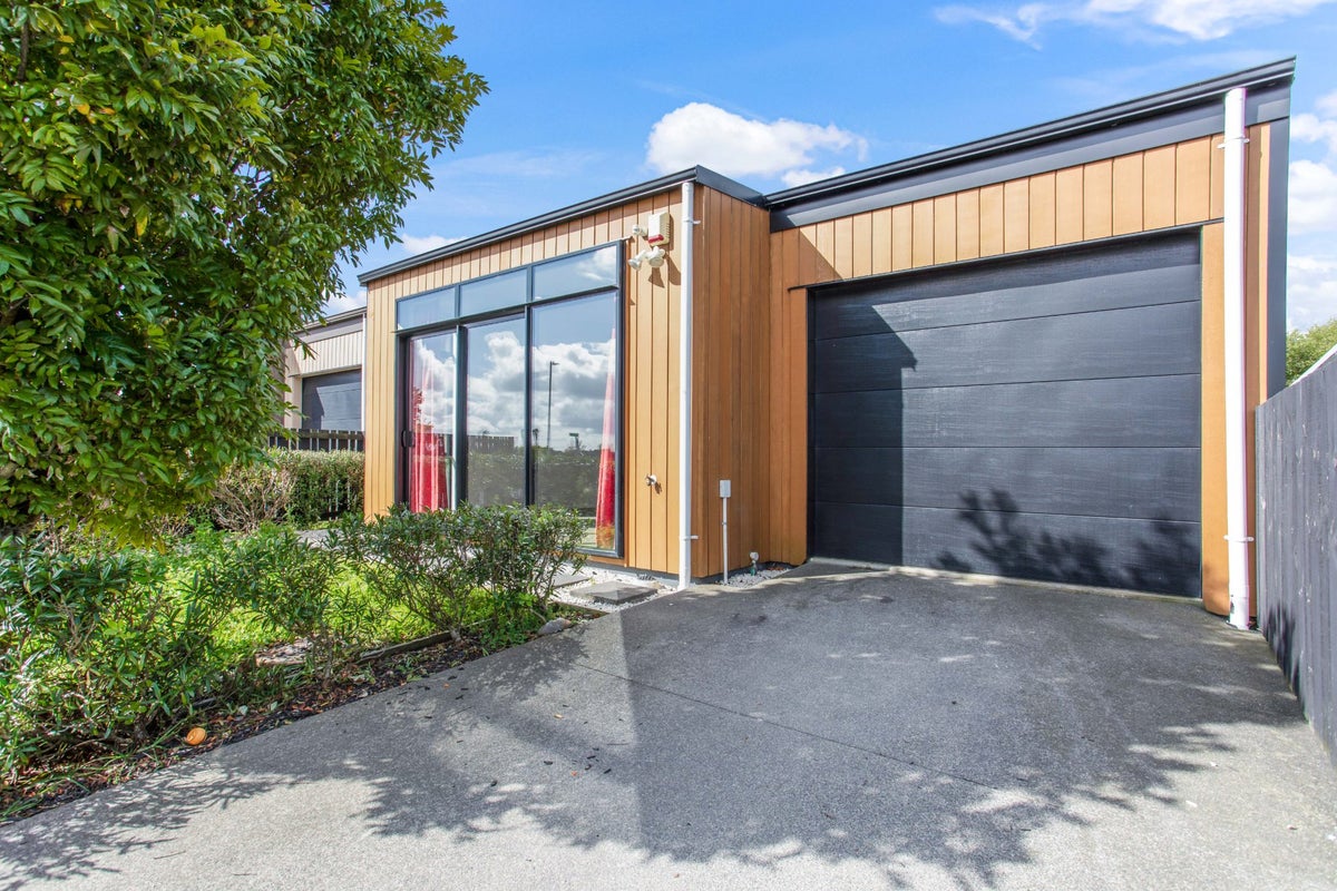 23 Lieutenant Lane, Papakura, Papakura - Carousel 2