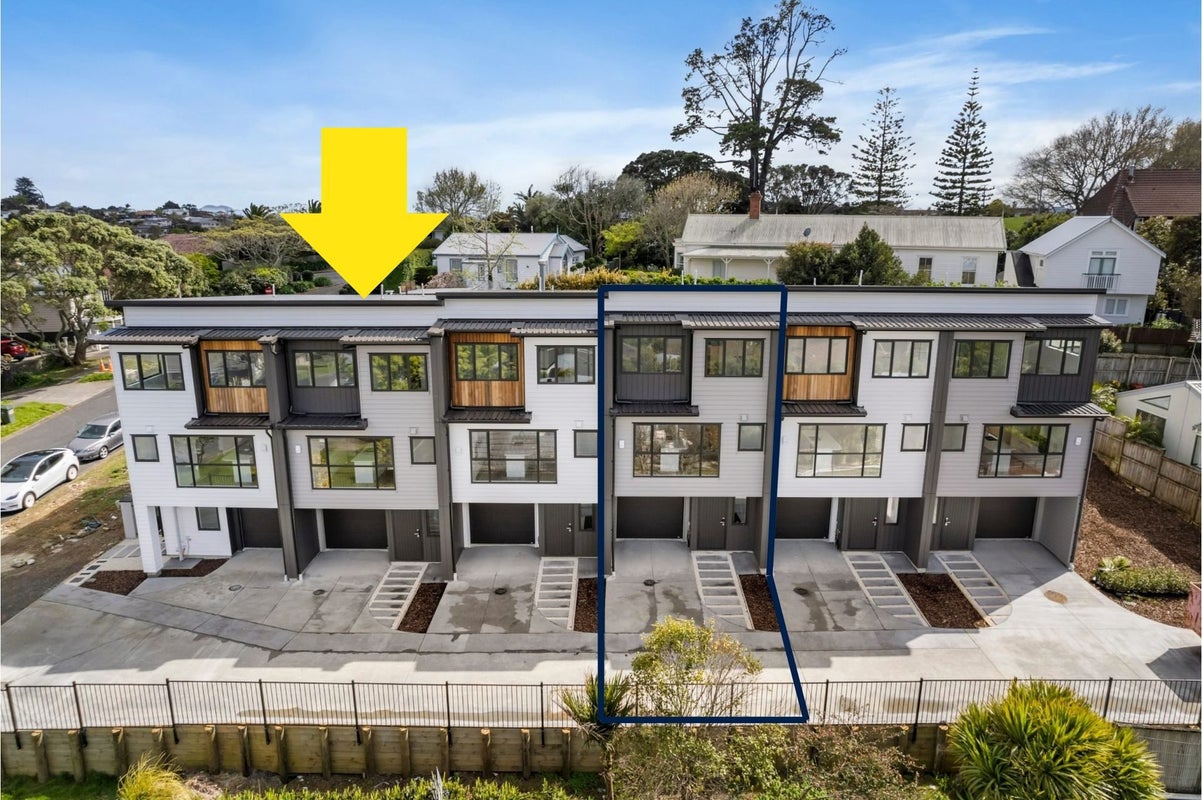 8B Howe Street, Howick, Auckland - Carousel 1