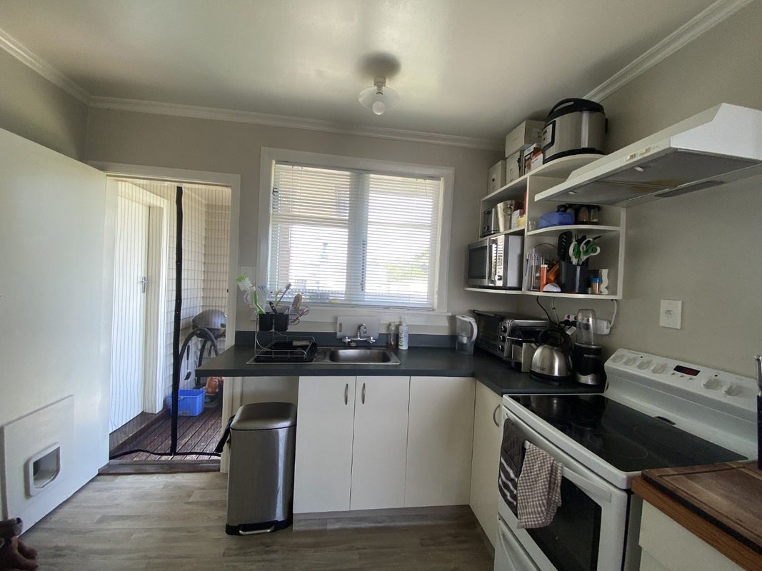 12 Bythell Street, Redwoodtown, Blenheim - Carousel 2