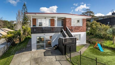 27 Rimu Road, Stanmore Bay, Whangaparaoa - Carousel 1