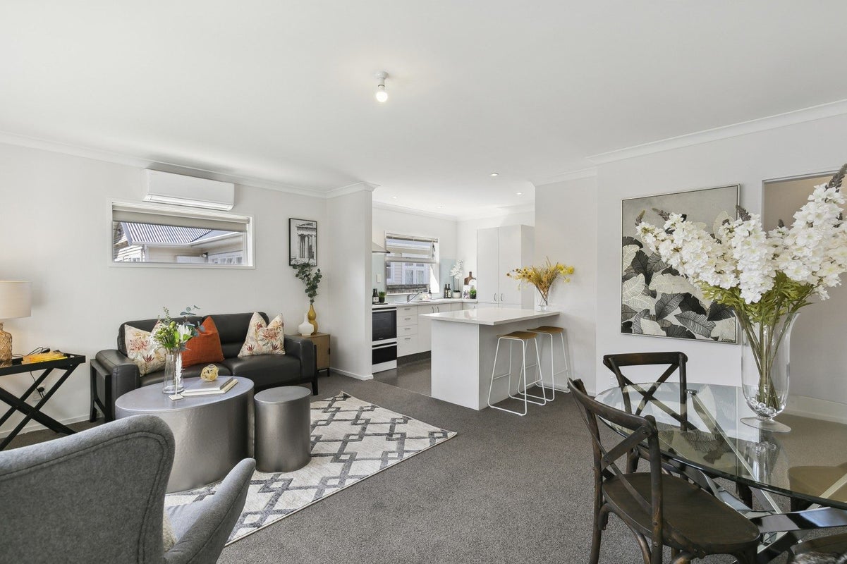 1/84 Park Road, Miramar, Wellington - Carousel 1