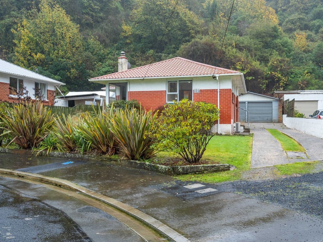 7 McGlashan Street, Glenleith, Dunedin - Carousel 2