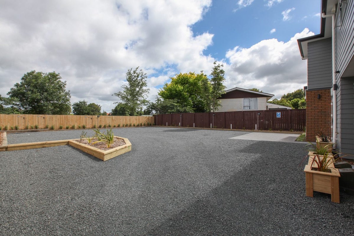 2/13 Crescent Court, Melville, Hamilton, Waikato - Carousel 9