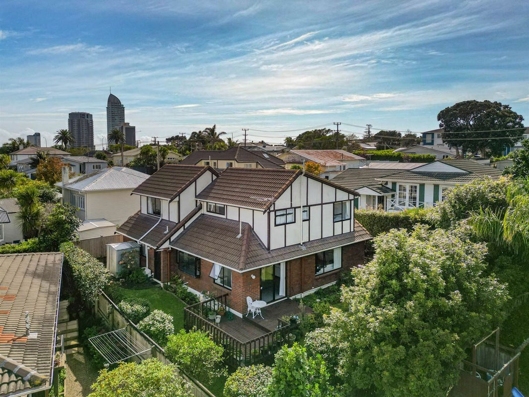 1/30 Napier Avenue, Takapuna, Auckland - Carousel 1