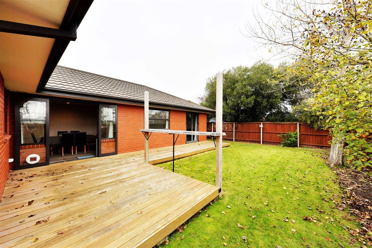 27 Roberts Road, Hei Hei, Christchurch - Carousel 1