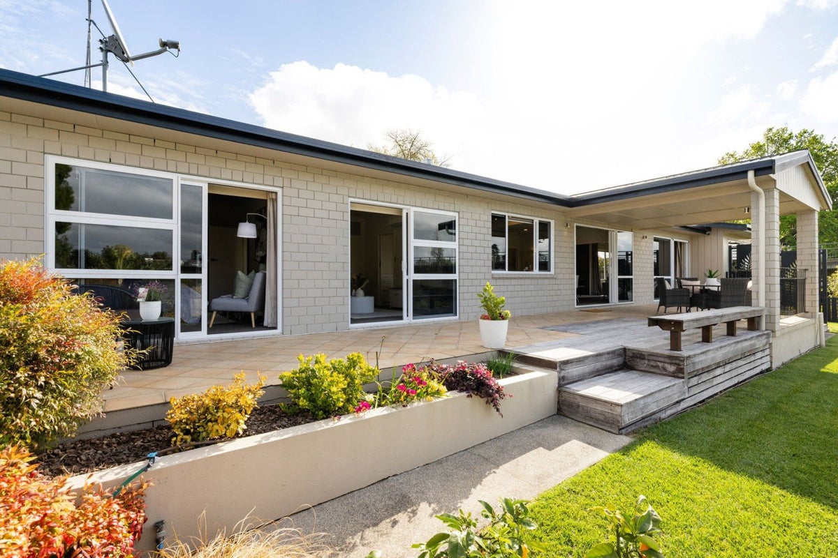 20 Hardley Street, Whitiora, Hamilton - Carousel 2