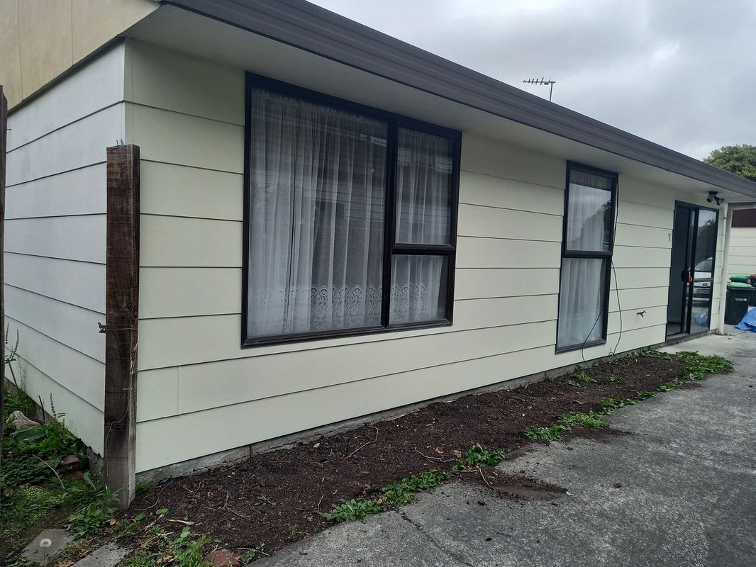 2/9 Defoe Place, Waltham, Christchurch - Carousel 24