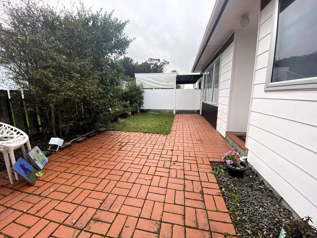 112 Leeward Drive, Whitby, Porirua - Carousel 11