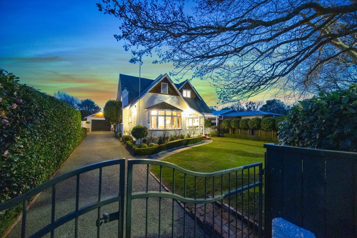 244 Victoria Avenue, Hokowhitu, Palmerston North - Carousel 36