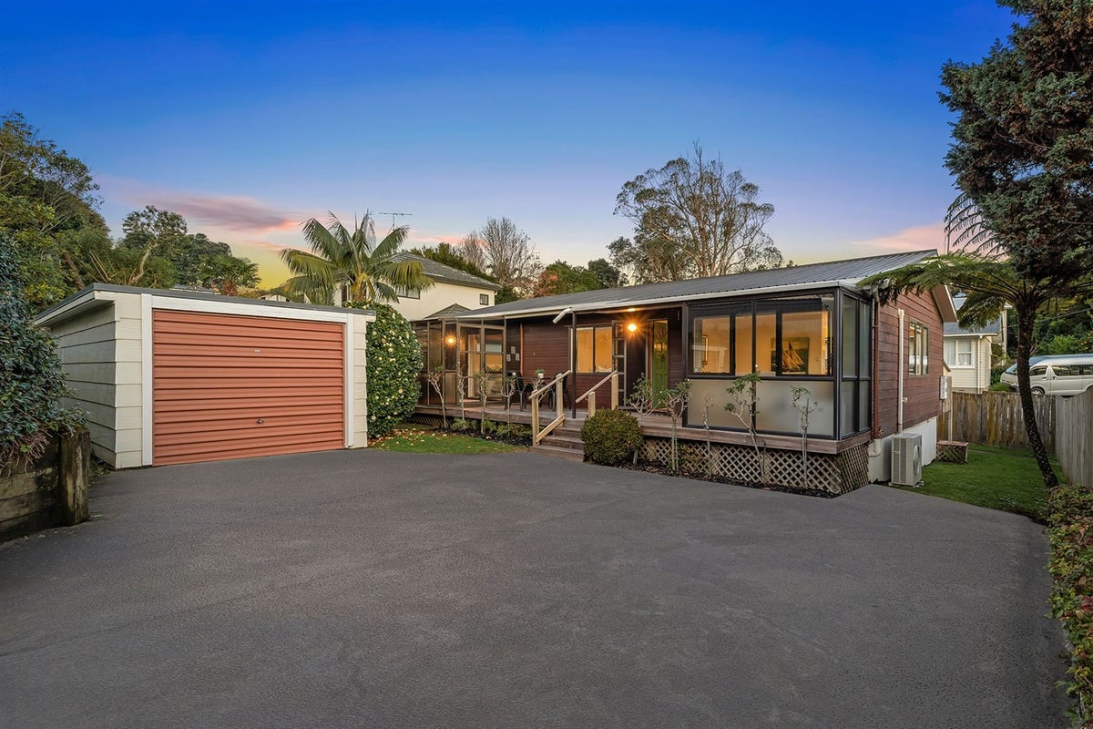 2/30 Selwyn Crescent, Forrest Hill, Auckland - Carousel 2