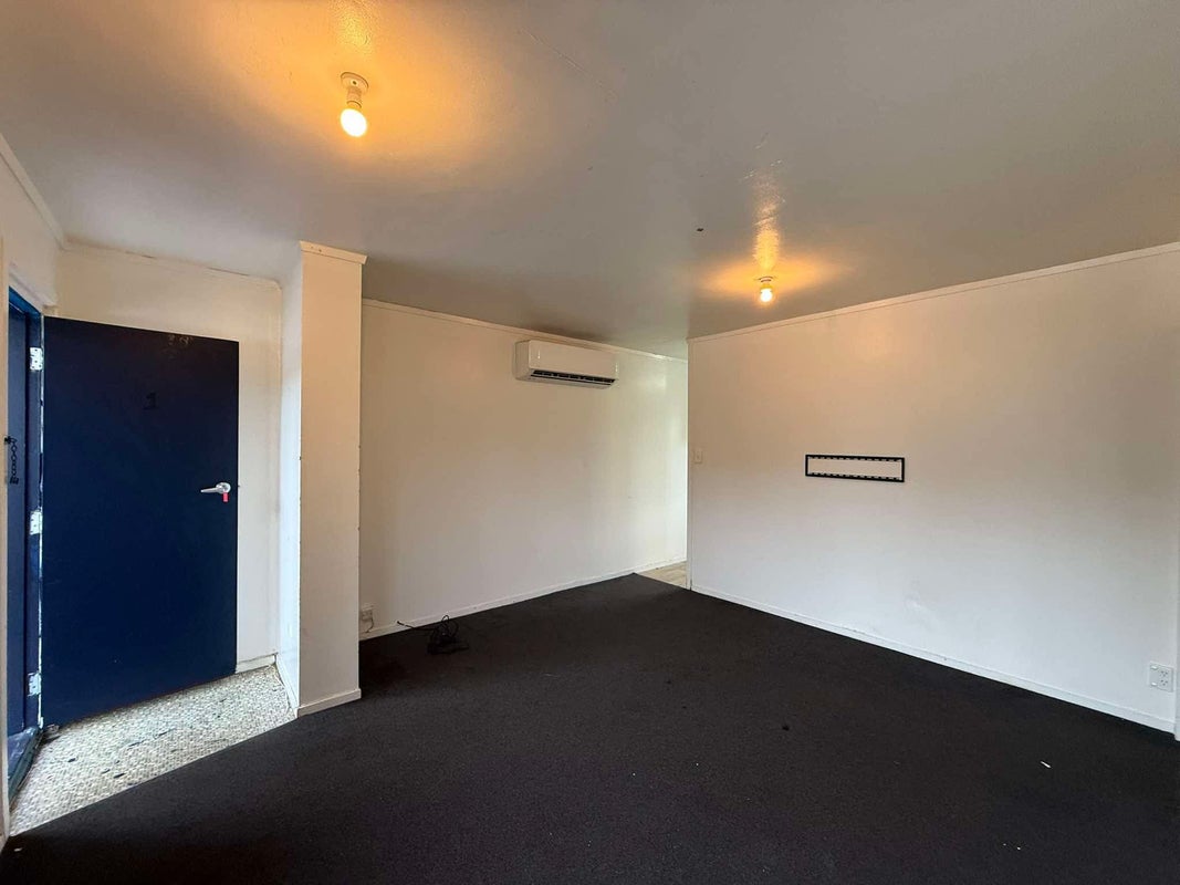 1/43A MERTON ST, TRENTHAM, UPPER HUTT - Carousel 2