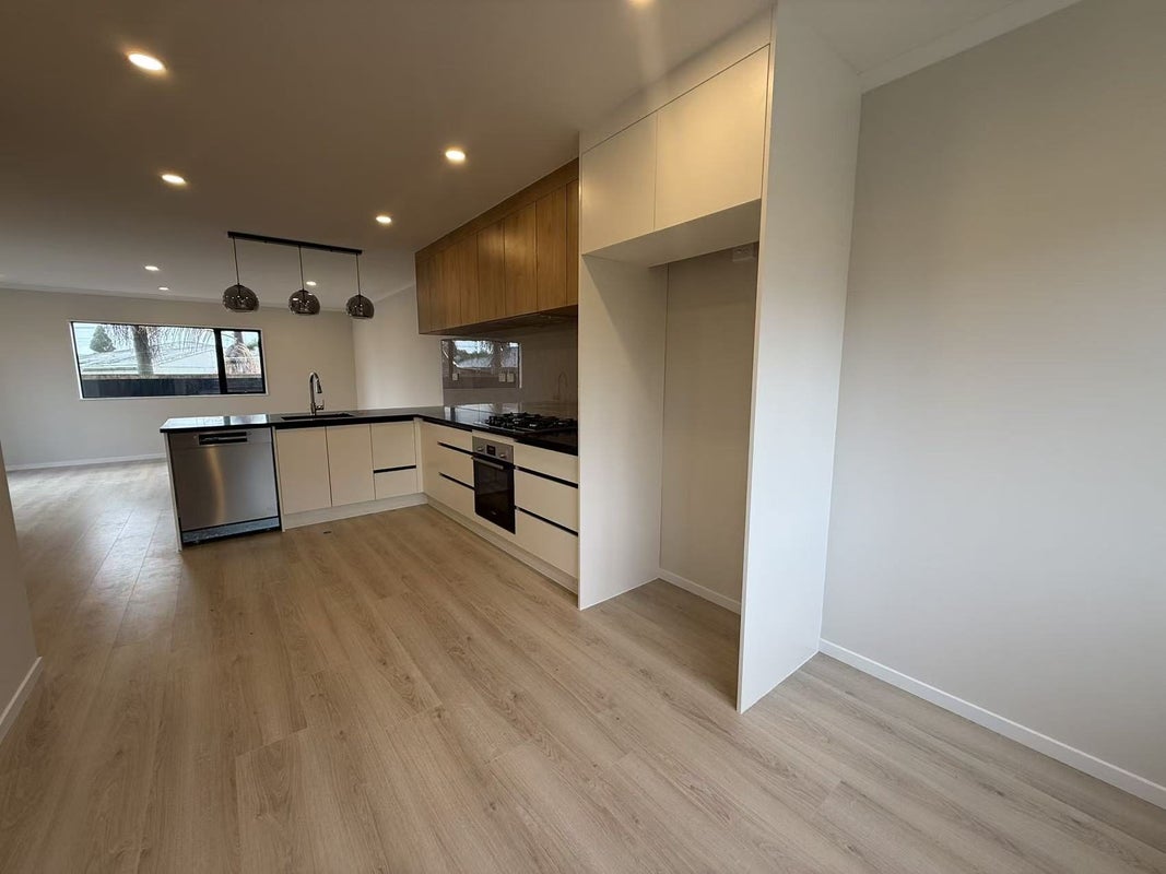 26 Knighton Road, Hillcrest, Hamilton - Carousel 2