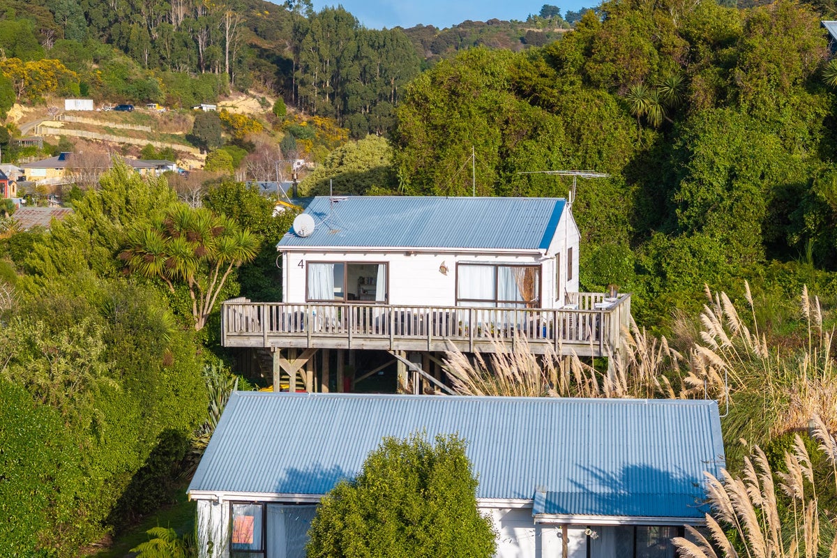 1722 Highcliff Road, Portobello, Dunedin - Carousel 1