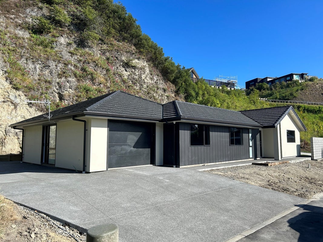 67 Oak Road, Poraiti, Napier - Carousel 1