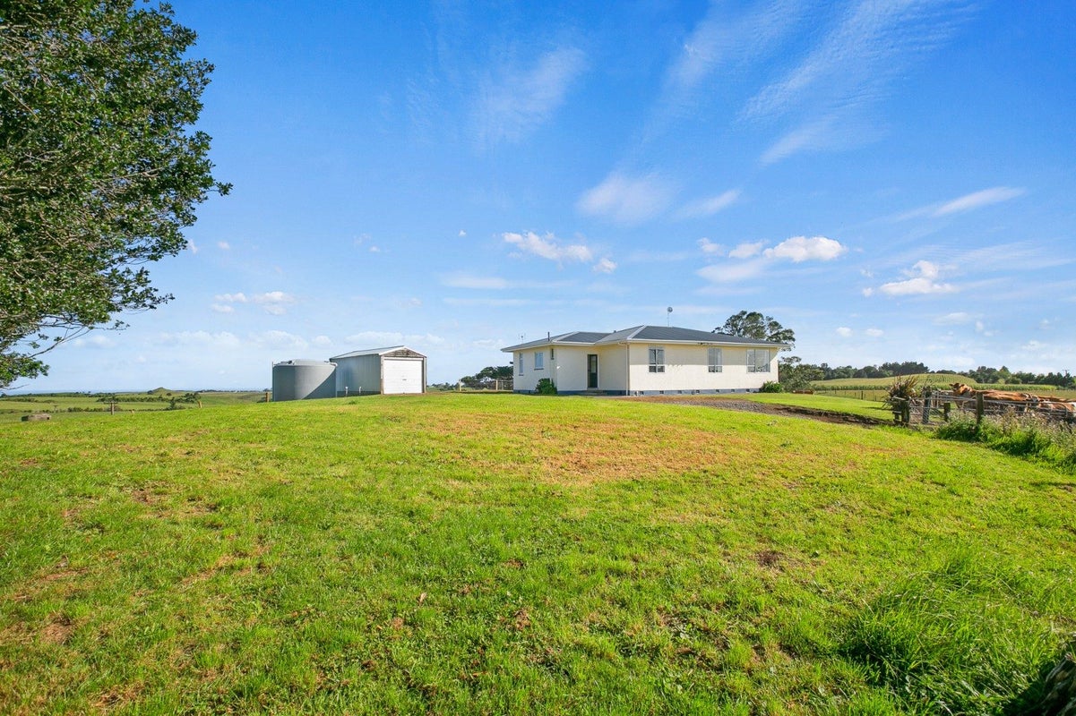 86 Hurford Road, Hurford, New Plymouth - Carousel 1