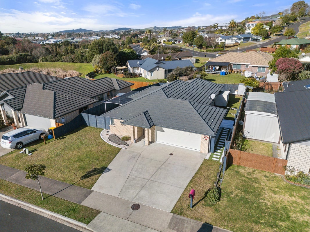 50 Fairfax Crescent, Pyes Pa, Tauranga - Carousel 2