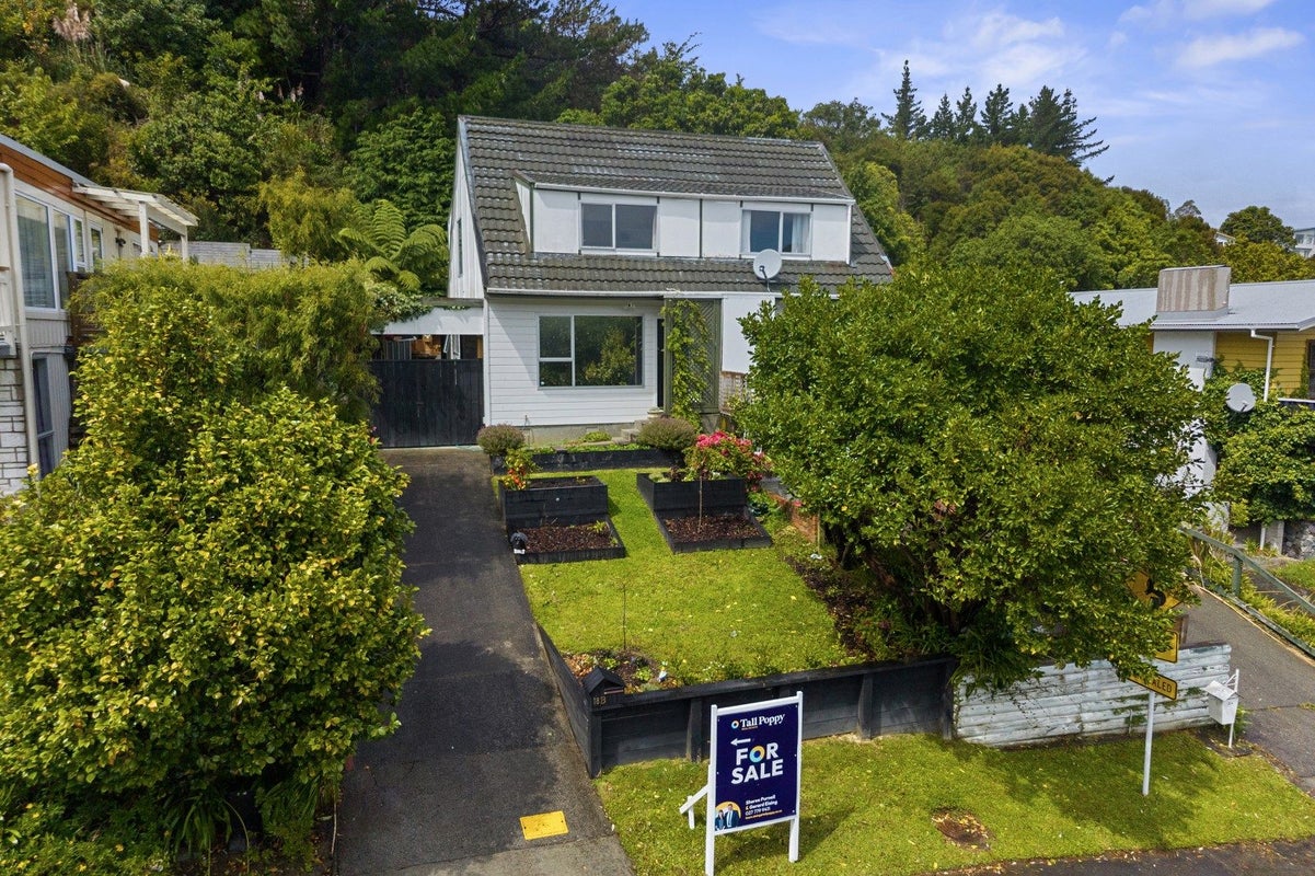 18 Kingsley Street, Stokes Valley, Lower Hutt - Carousel 1