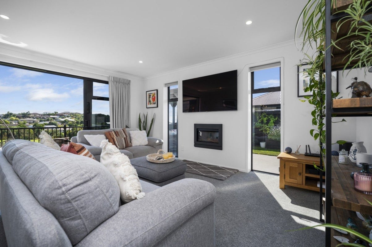 31 Ridge Drive, Omokoroa, Omokoroa - Carousel 2