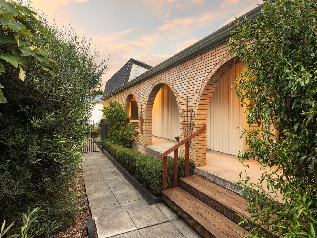 23 Gilbass Avenue, Hamilton Lake, Hamilton - Carousel 2