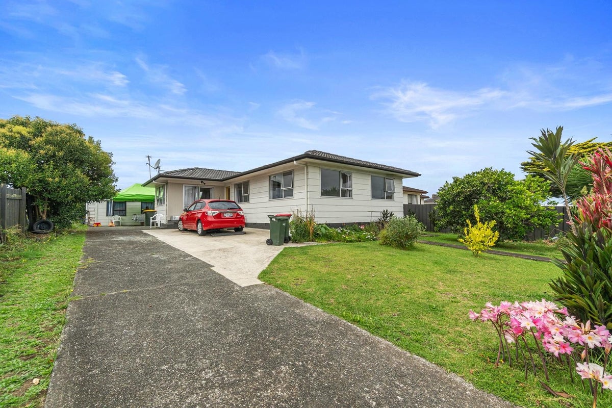 16 Ashmore Place, Favona, Auckland - Carousel 1