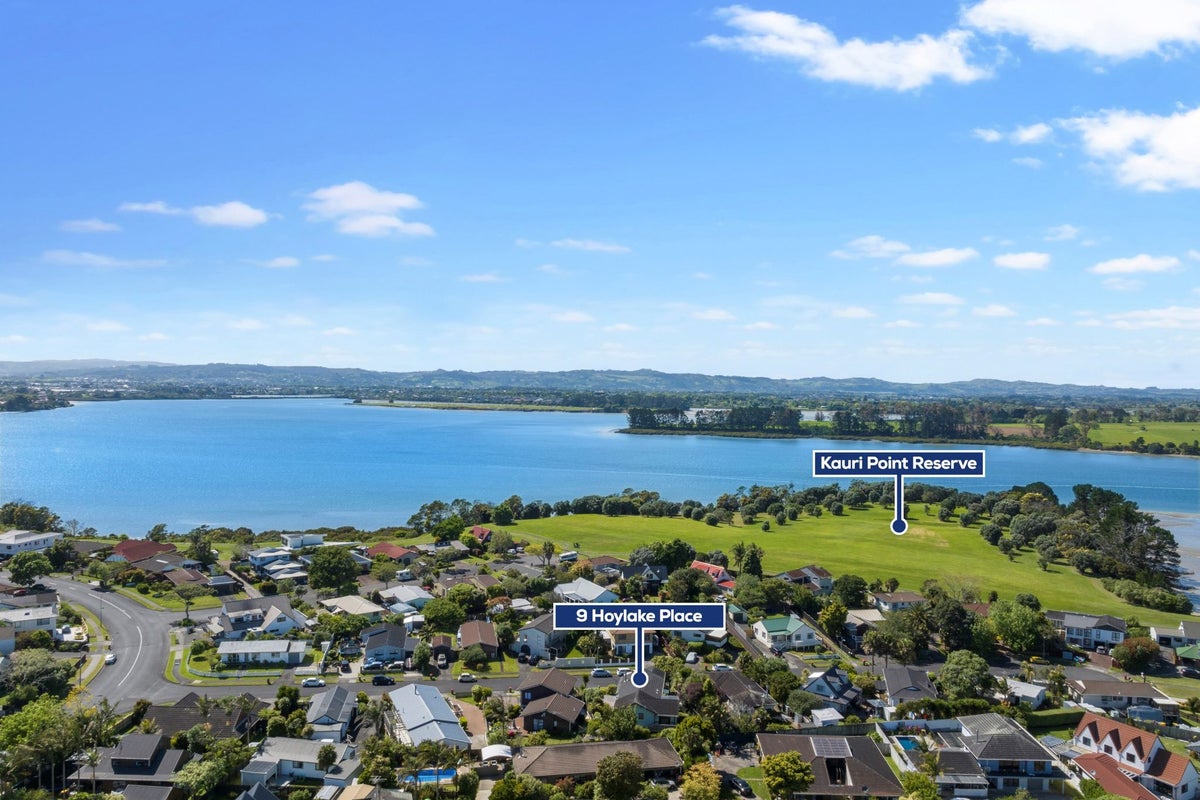 9 Hoylake Place, Wattle Downs, Auckland - Carousel 2