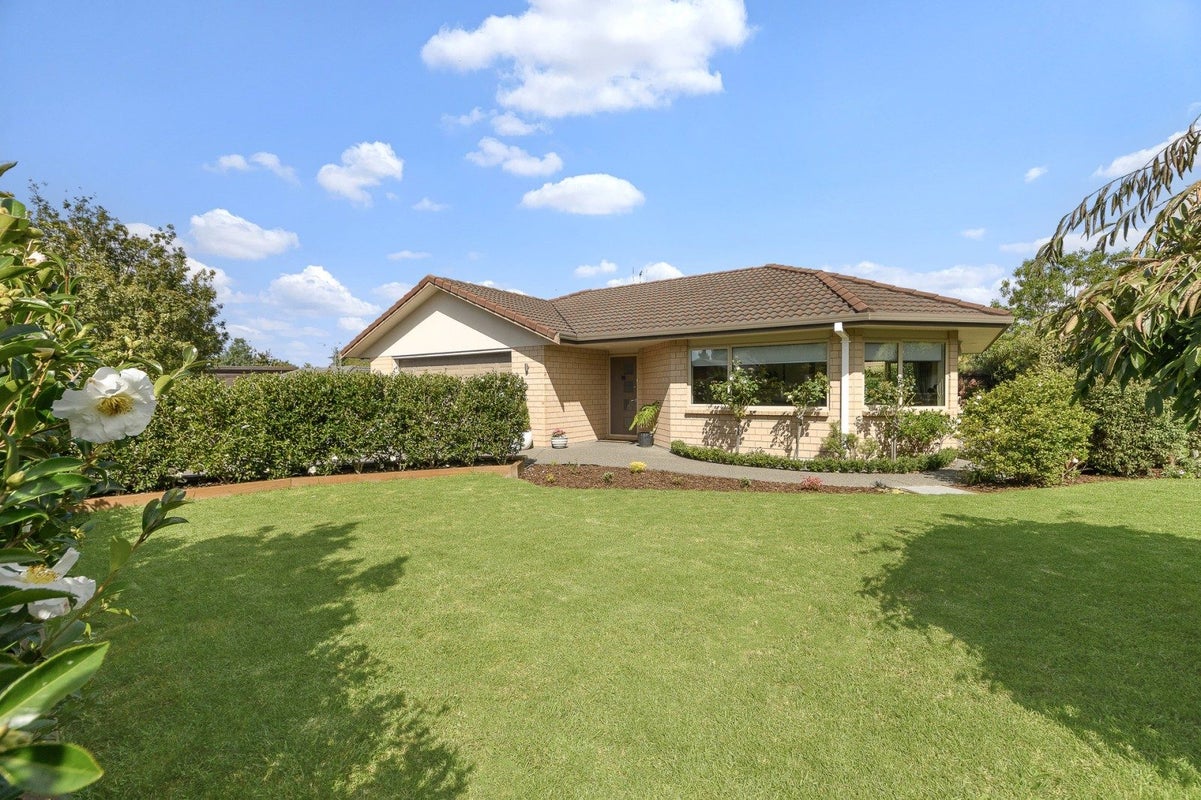 10 Emmerdale Place, Ohauiti, Tauranga - Carousel 2
