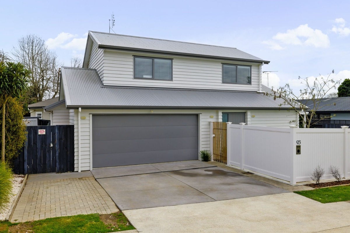 93 Scott Street, Leamington, Cambridge - Carousel 1