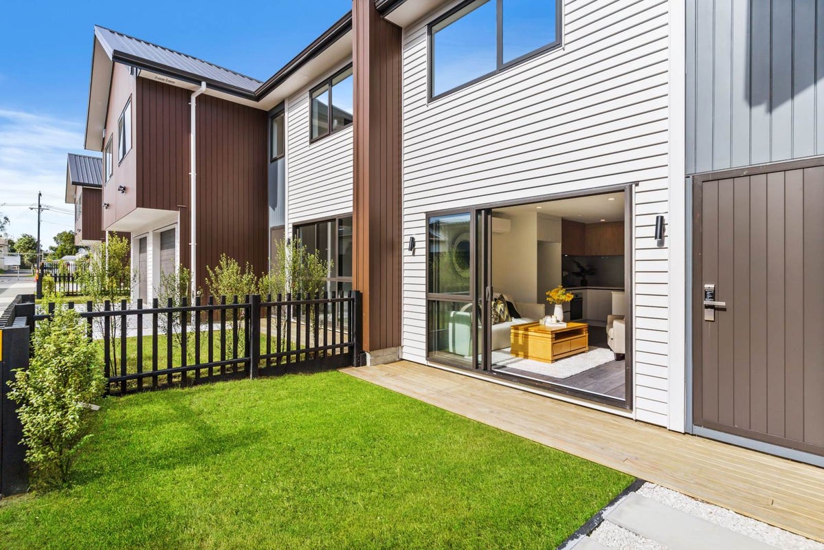 27B BUSBY Street, Blockhouse Bay, Auckland - Carousel 1