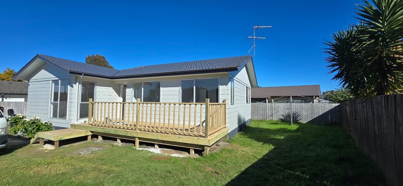 21 Benton Place, Manurewa, Auckland - Carousel 1