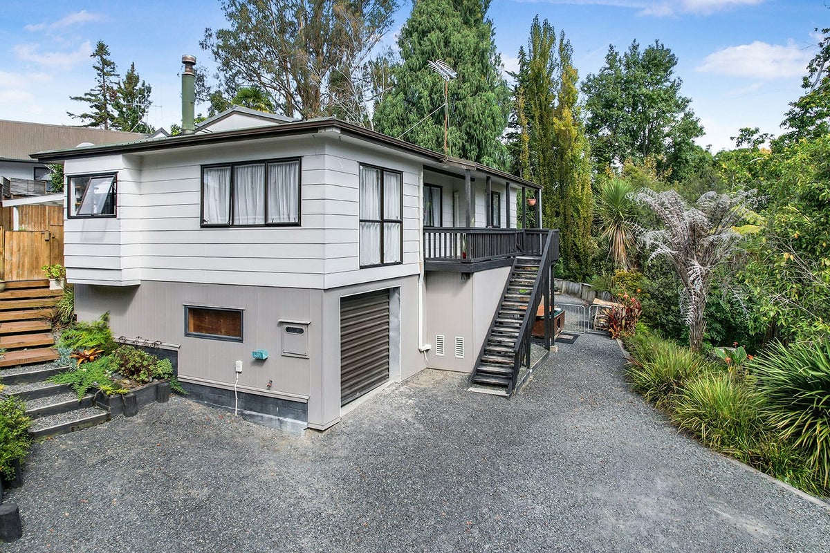 64 Pelorus Street, Glenview, Hamilton - Carousel 1
