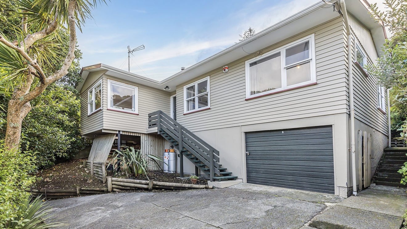 110 Awarua Street, Ngaio, Wellington - Carousel 1