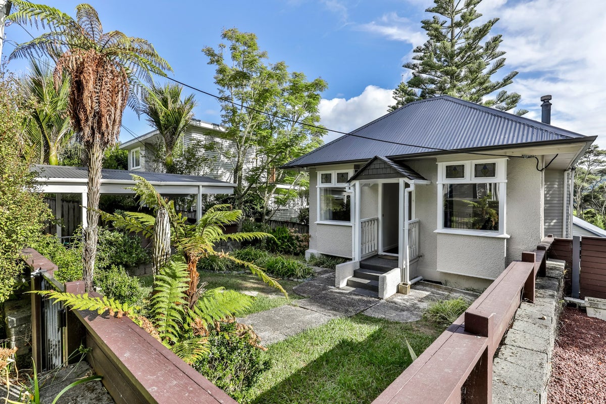 44 Minnehaha Avenue, Titirangi, Auckland - Carousel 23