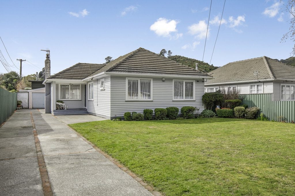 111 Hine Road, Wainuiomata, Lower Hutt - Carousel 1
