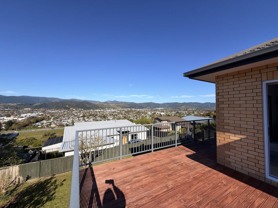17 Riverstone Drive, Riverstone Terraces, Upper Hutt - Carousel 1