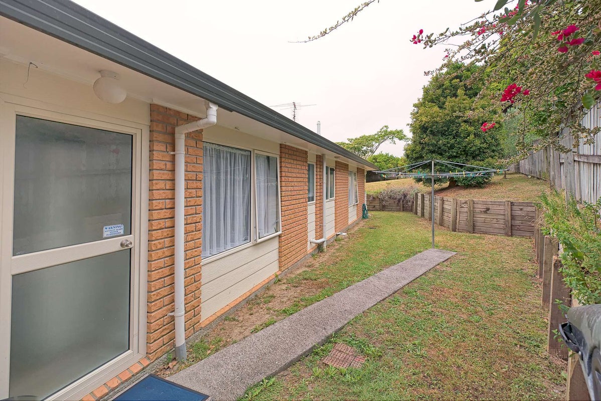 3 Bernina Place, Weymouth, Auckland - Carousel 2