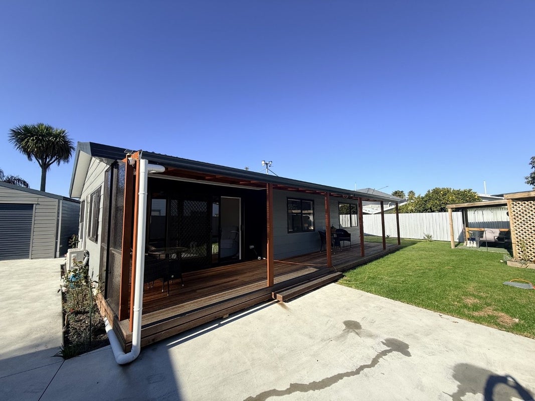 804A Eaton Road, Saint Leonards, Hastings - Carousel 1