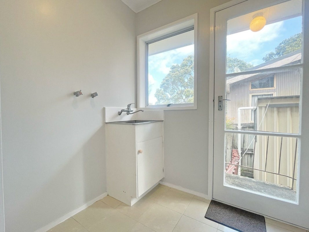 18 Makepiece Place, Chatswood, Auckland - Carousel 20