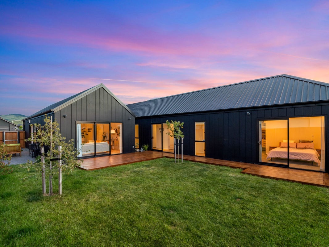 6 Boag Place, Halswell, Christchurch - Carousel 1