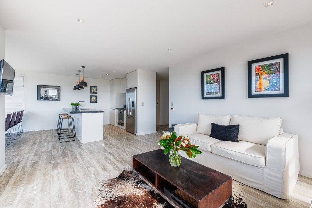 39 Tiri Road, Oneroa, Waiheke Island - Carousel 50