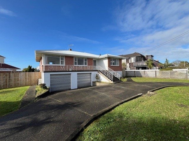 105 Bleakhouse Road, Howick, Auckland - Carousel 1