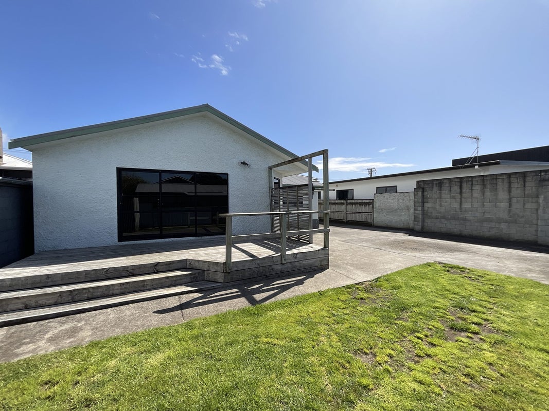 31 Sackville Street, Fitzroy, New Plymouth - Carousel 15