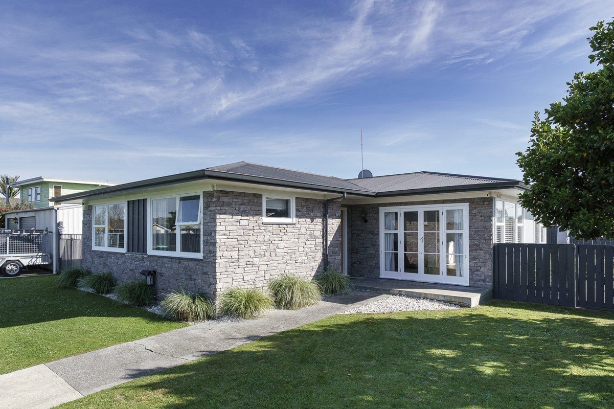 47 Lichfield Crescent, Tamatea, Napier - Carousel 2