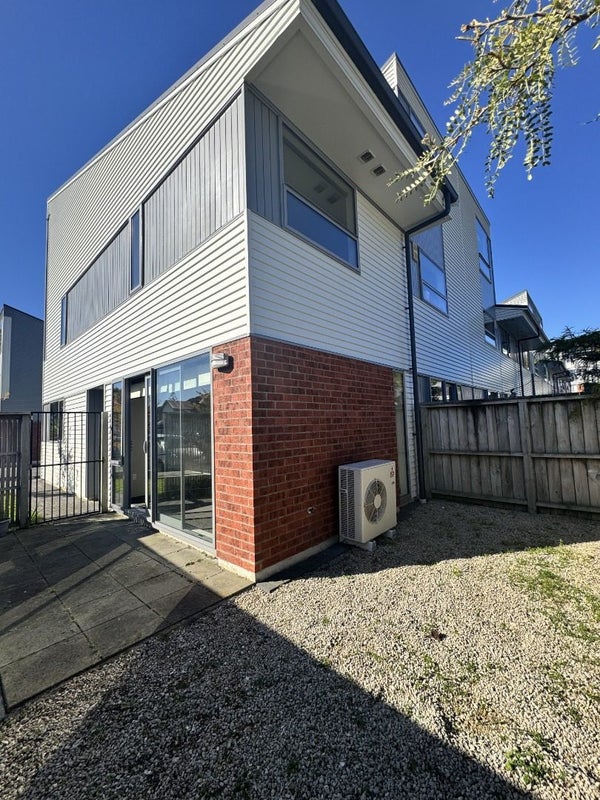 19/31 Princess Terrace, Newtown, Wellington - Carousel 19