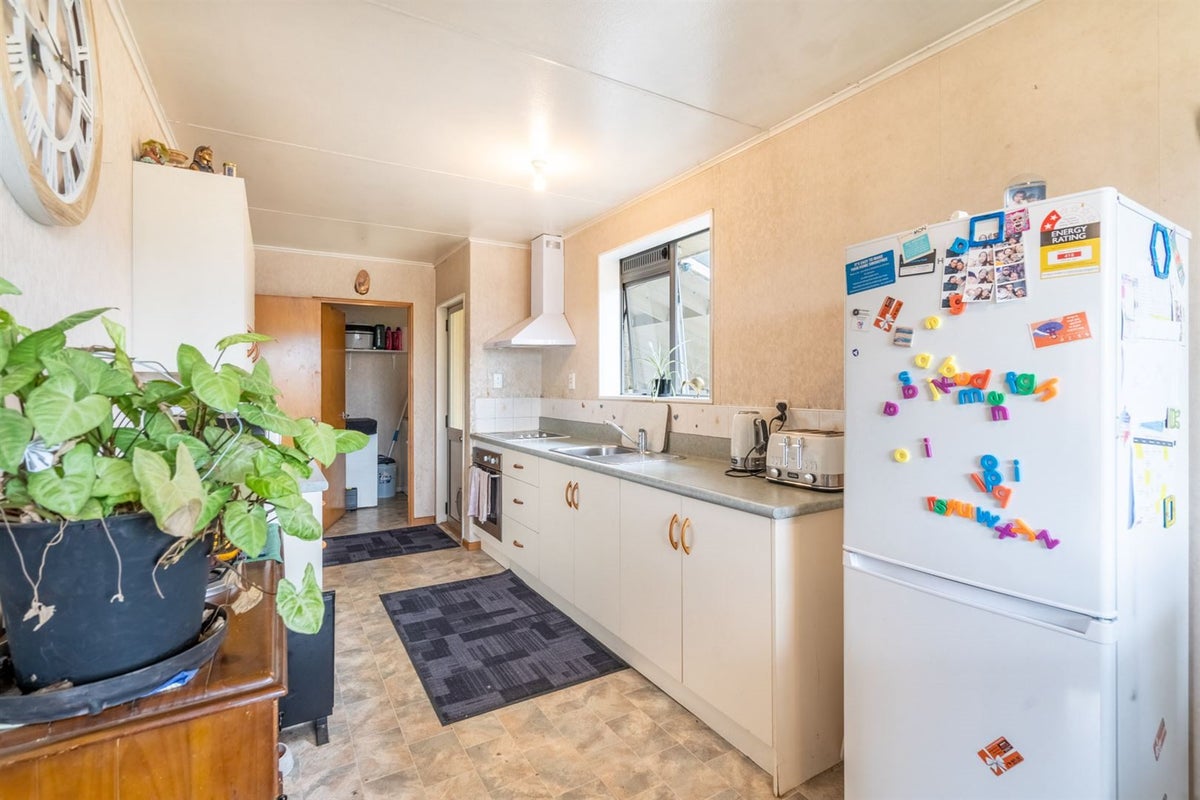 10 Argyle Street, Kew, Invercargill - Carousel 2