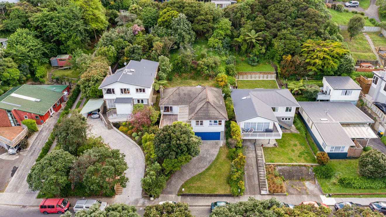 21 Acheron Road, Paremata, Porirua - Carousel 16