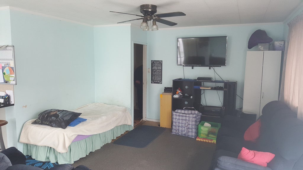 2/6 Hall Avenue, Otahuhu, Auckland - Carousel 3